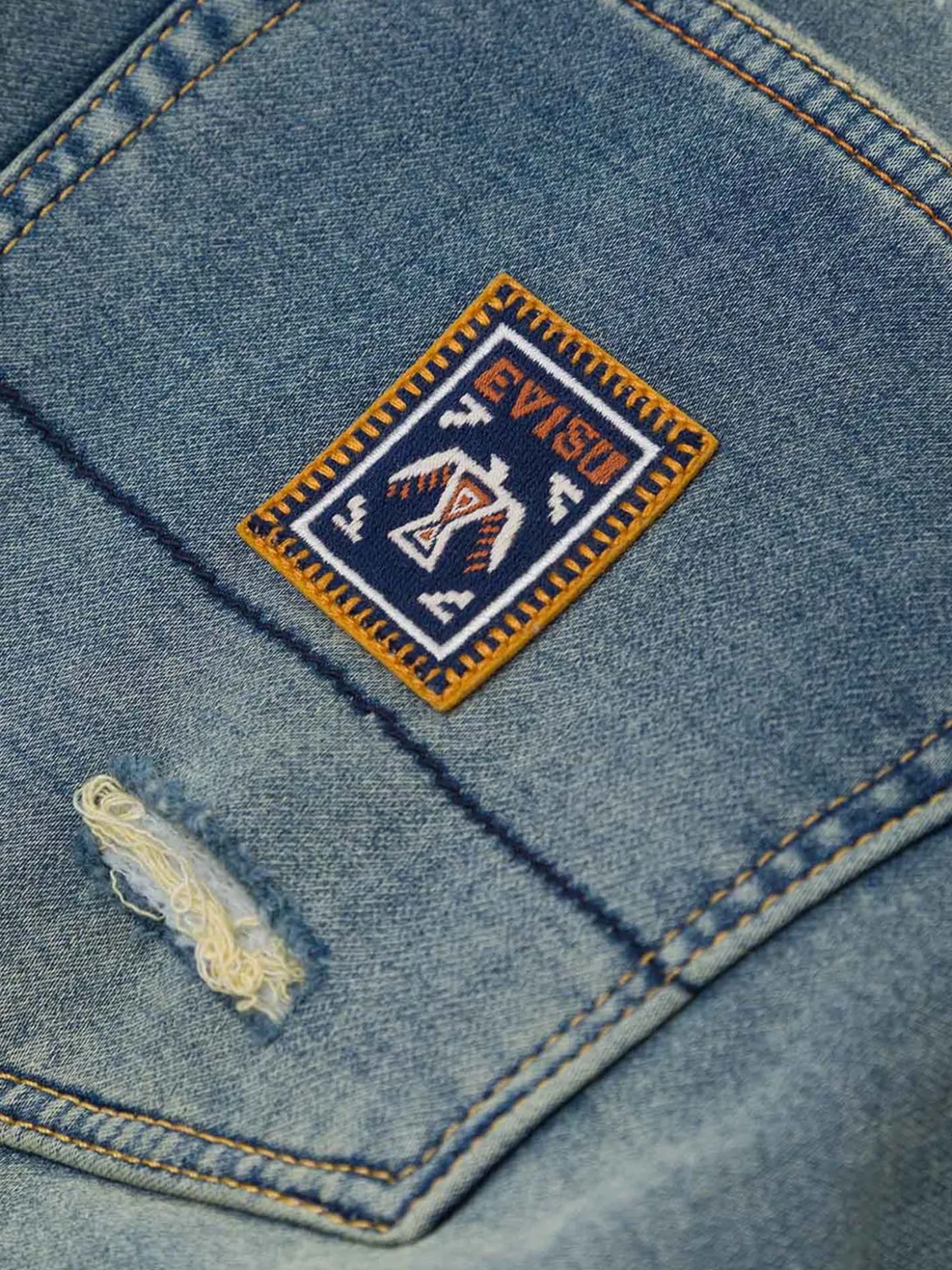Jeans Relax Straight Fit con ricamo a gabbiano e cordino tessuto a mano 2030