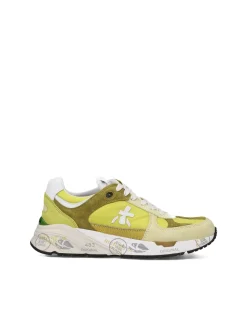 Mased Sneakers