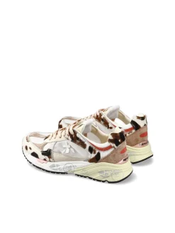 Mased Sneakers